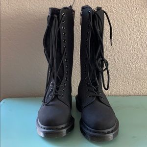 Dr. Martens Fur-Lined 1B99